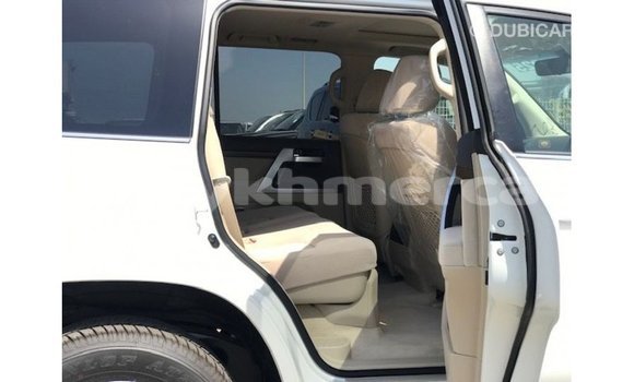Buy Import Toyota Land Cruiser White Car in Import - Dubai in Kampot Province Buy Import Toyota Land Cruiser White Car in Import - Dubai in Kampot Province