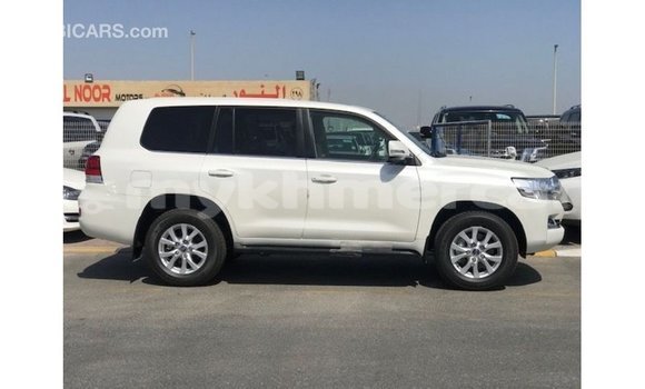 Buy Import Toyota Land Cruiser White Car in Import - Dubai in Kampot Province Buy Import Toyota Land Cruiser White Car in Import - Dubai in Kampot Province