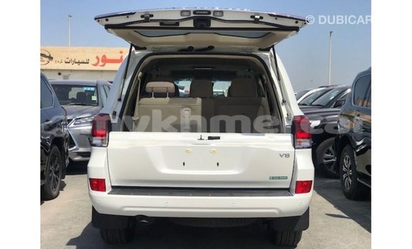 Buy Import Toyota Land Cruiser White Car in Import - Dubai in Kampot Province Buy Import Toyota Land Cruiser White Car in Import - Dubai in Kampot Province