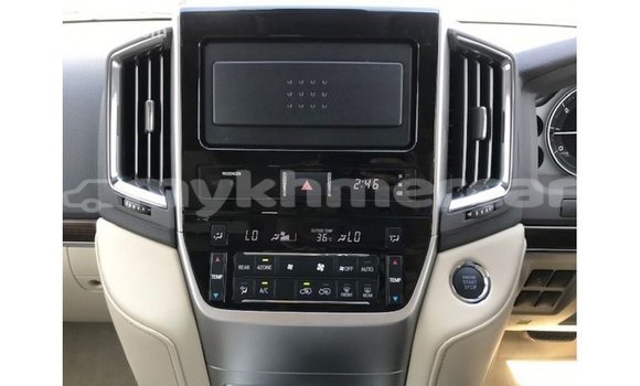 Buy Import Toyota Land Cruiser White Car in Import - Dubai in Kampot Province Buy Import Toyota Land Cruiser White Car in Import - Dubai in Kampot Province