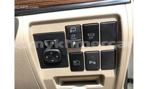 Buy Import Toyota Land Cruiser White Car in Import - Dubai in Kampot Province Buy Import Toyota Land Cruiser White Car in Import - Dubai in Kampot Province
