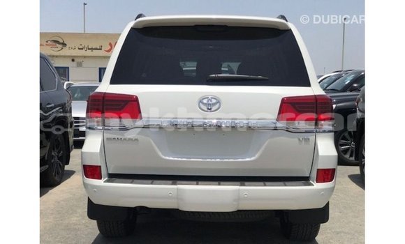 ទិញ នាំចូល Toyota Land Cruiser White ឡាន} ក្នុង Import - Dubai ក្នុង Kampot Province ទិញ នាំចូល Toyota Land Cruiser White ឡាន} ក្នុង Import - Dubai ក្នុង Kampot Province