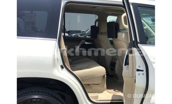 ទិញ នាំចូល Toyota Land Cruiser White ឡាន} ក្នុង Import - Dubai ក្នុង Kampot Province ទិញ នាំចូល Toyota Land Cruiser White ឡាន} ក្នុង Import - Dubai ក្នុង Kampot Province