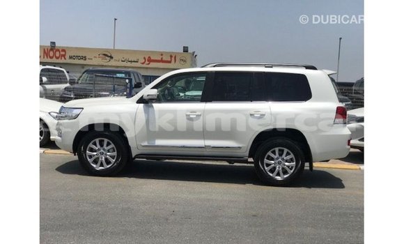 ទិញ នាំចូល Toyota Land Cruiser White ឡាន} ក្នុង Import - Dubai ក្នុង Kampot Province ទិញ នាំចូល Toyota Land Cruiser White ឡាន} ក្នុង Import - Dubai ក្នុង Kampot Province