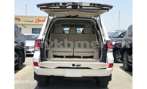 ទិញ នាំចូល Toyota Land Cruiser White ឡាន} ក្នុង Import - Dubai ក្នុង Kampot Province ទិញ នាំចូល Toyota Land Cruiser White ឡាន} ក្នុង Import - Dubai ក្នុង Kampot Province