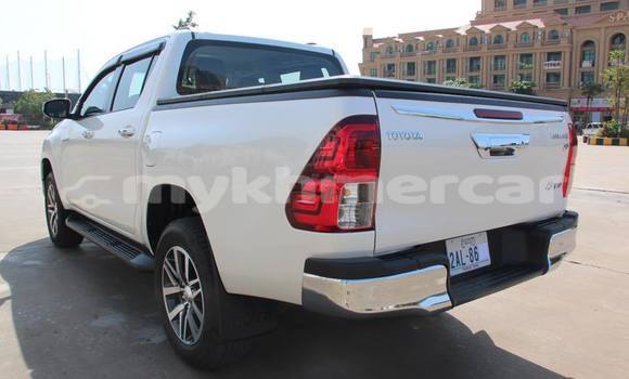 Acheter Occasion Voiture Toyota Hilux Blanc à Phnom Penh, Phnom Penh Acheter Occasion Voiture Toyota Hilux Blanc à Phnom Penh, Phnom Penh