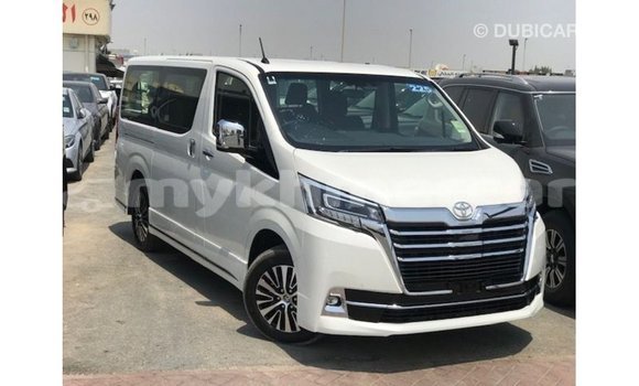 Buy Import Toyota Granvia White Car in Import - Dubai in Kampot Province Buy Import Toyota Granvia White Car in Import - Dubai in Kampot Province