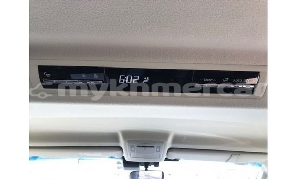 Buy Import Toyota Granvia White Car in Import - Dubai in Kampot Province Buy Import Toyota Granvia White Car in Import - Dubai in Kampot Province