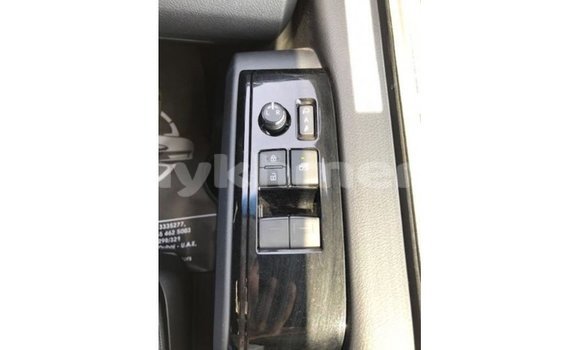 Buy Import Toyota Granvia White Car in Import - Dubai in Kampot Province Buy Import Toyota Granvia White Car in Import - Dubai in Kampot Province