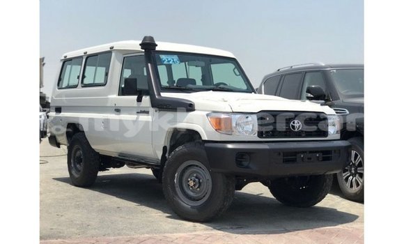 Buy Import Toyota Land Cruiser White Car in Import - Dubai in Kampot Province Buy Import Toyota Land Cruiser White Car in Import - Dubai in Kampot Province