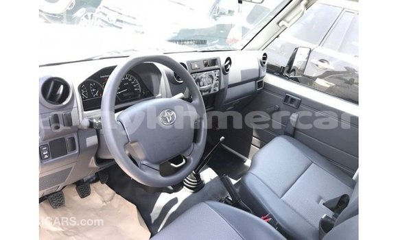 Buy Import Toyota Land Cruiser White Car in Import - Dubai in Kampot Province Buy Import Toyota Land Cruiser White Car in Import - Dubai in Kampot Province