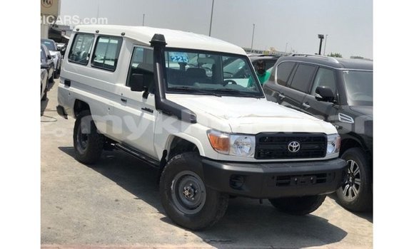 Buy Import Toyota Land Cruiser White Car in Import - Dubai in Kampot Province Buy Import Toyota Land Cruiser White Car in Import - Dubai in Kampot Province