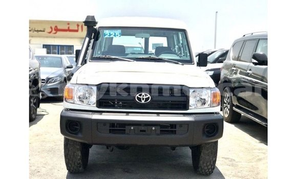 Buy Import Toyota Land Cruiser White Car in Import - Dubai in Kampot Province Buy Import Toyota Land Cruiser White Car in Import - Dubai in Kampot Province