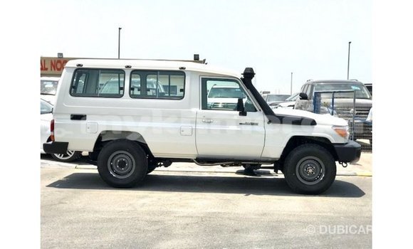 Buy Import Toyota Land Cruiser White Car in Import - Dubai in Kampot Province Buy Import Toyota Land Cruiser White Car in Import - Dubai in Kampot Province