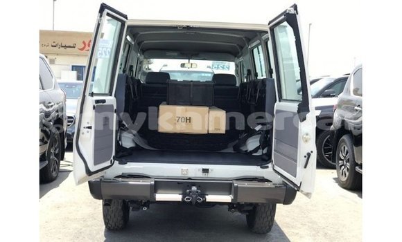 Buy Import Toyota Land Cruiser White Car in Import - Dubai in Kampot Province Buy Import Toyota Land Cruiser White Car in Import - Dubai in Kampot Province