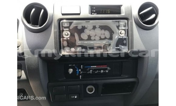 Buy Import Toyota Land Cruiser White Car in Import - Dubai in Kampot Province Buy Import Toyota Land Cruiser White Car in Import - Dubai in Kampot Province