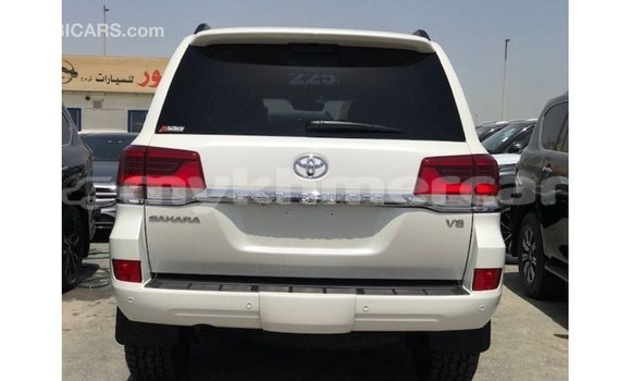 Acheter Import Voiture Toyota Land Cruiser Blanc à Import - Dubai, Kampot Province Acheter Import Voiture Toyota Land Cruiser Blanc à Import - Dubai, Kampot Province