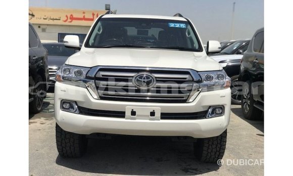 Acheter Import Voiture Toyota Land Cruiser Blanc à Import - Dubai, Kampot Province Acheter Import Voiture Toyota Land Cruiser Blanc à Import - Dubai, Kampot Province