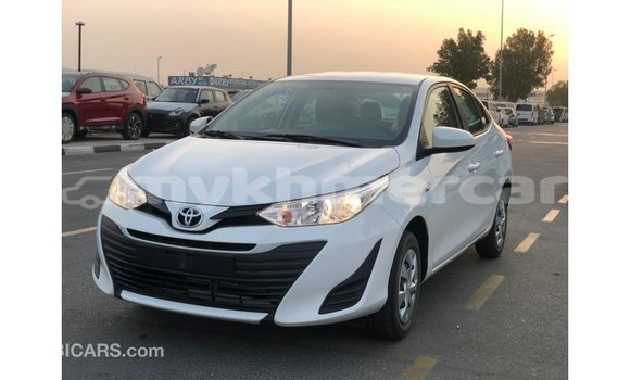 Buy Import Toyota DA White Truck in Import - Dubai in Kampot Province Buy Import Toyota DA White Truck in Import - Dubai in Kampot Province