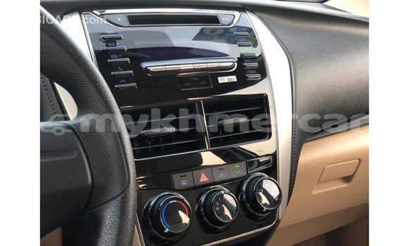 Buy Import Toyota DA White Truck in Import - Dubai in Kampot Province Buy Import Toyota DA White Truck in Import - Dubai in Kampot Province