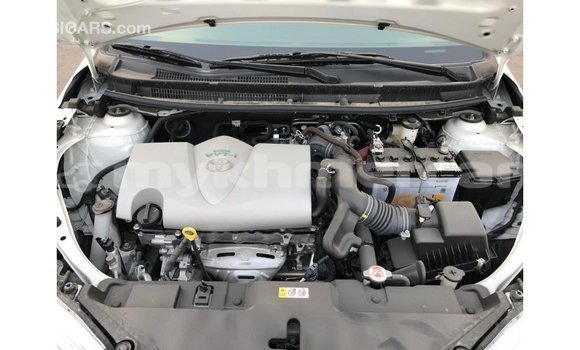 Buy Import Toyota DA White Truck in Import - Dubai in Kampot Province Buy Import Toyota DA White Truck in Import - Dubai in Kampot Province