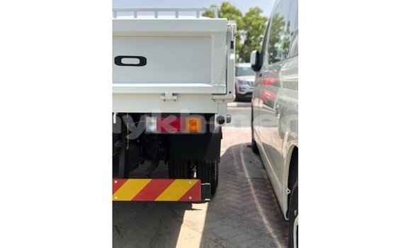 Buy Import Mitsubishi L400 White Truck in Import - Dubai in Kampot Province Buy Import Mitsubishi L400 White Truck in Import - Dubai in Kampot Province