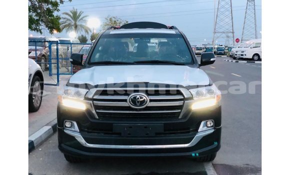 Buy Import Toyota DA Black Truck in Import - Dubai in Kampot Province Buy Import Toyota DA Black Truck in Import - Dubai in Kampot Province