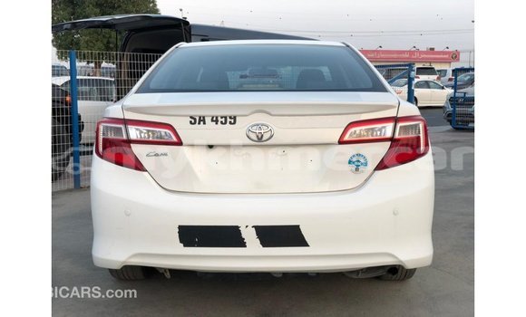 Acheter Import Voiture Toyota Camry Blanc à Import - Dubai, Kampot Province Acheter Import Voiture Toyota Camry Blanc à Import - Dubai, Kampot Province
