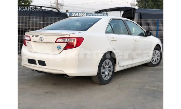Acheter Import Voiture Toyota Camry Blanc à Import - Dubai, Kampot Province Acheter Import Voiture Toyota Camry Blanc à Import - Dubai, Kampot Province