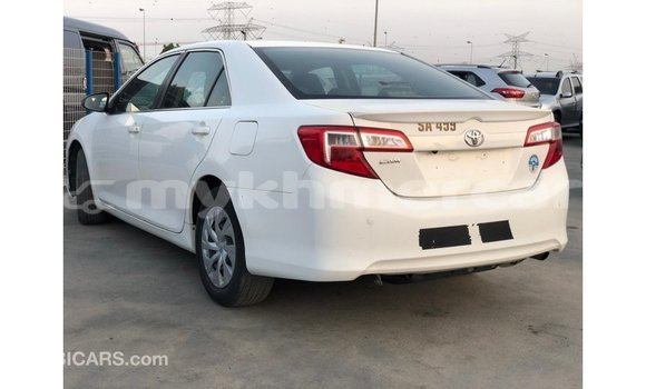 Acheter Import Voiture Toyota Camry Blanc à Import - Dubai, Kampot Province Acheter Import Voiture Toyota Camry Blanc à Import - Dubai, Kampot Province