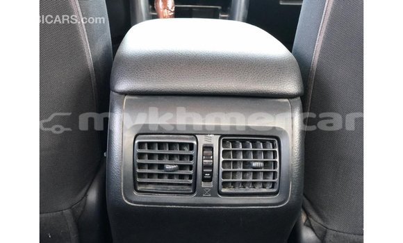 Acheter Import Voiture Toyota Camry Blanc à Import - Dubai, Kampot Province Acheter Import Voiture Toyota Camry Blanc à Import - Dubai, Kampot Province