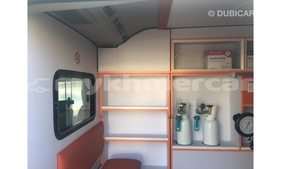 Buy Import Toyota Hiace White Car in Import - Dubai in Kampot Province Buy Import Toyota Hiace White Car in Import - Dubai in Kampot Province