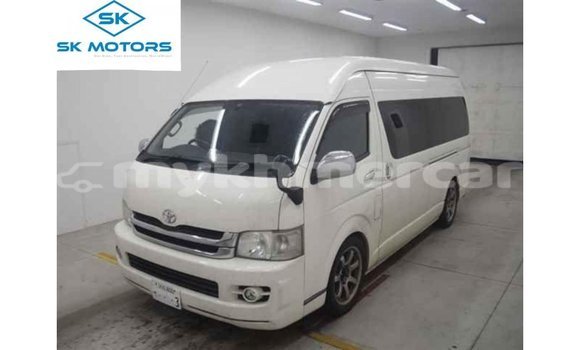 Buy Import Toyota Hiace White Car in Import - Dubai in Kampot Province Buy Import Toyota Hiace White Car in Import - Dubai in Kampot Province