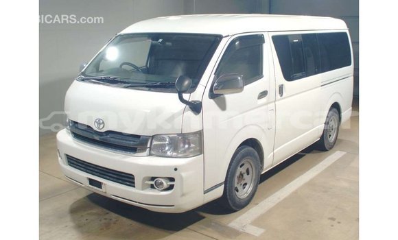 Buy Import Toyota Hiace White Car in Import - Dubai in Kampot Province Buy Import Toyota Hiace White Car in Import - Dubai in Kampot Province