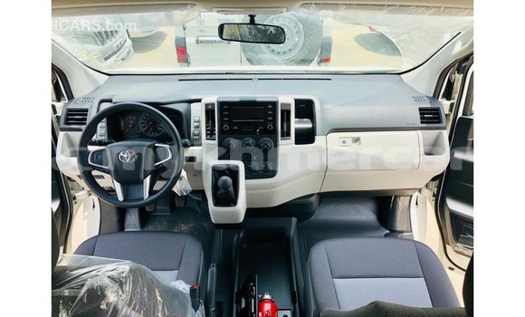 Buy Import Toyota Hiace White Car in Import - Dubai in Kampot Province Buy Import Toyota Hiace White Car in Import - Dubai in Kampot Province
