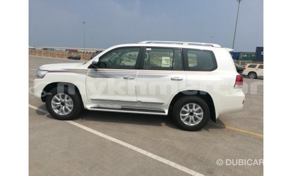 Buy Import Toyota Land Cruiser White Car in Import - Dubai in Kampot Province Buy Import Toyota Land Cruiser White Car in Import - Dubai in Kampot Province