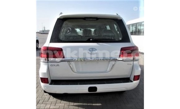 Buy Import Toyota Land Cruiser White Car in Import - Dubai in Kampot Province Buy Import Toyota Land Cruiser White Car in Import - Dubai in Kampot Province