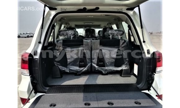 Buy Import Toyota Land Cruiser White Car in Import - Dubai in Kampot Province Buy Import Toyota Land Cruiser White Car in Import - Dubai in Kampot Province