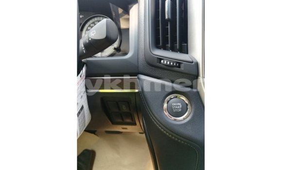 Buy Import Toyota Land Cruiser White Car in Import - Dubai in Kampot Province Buy Import Toyota Land Cruiser White Car in Import - Dubai in Kampot Province