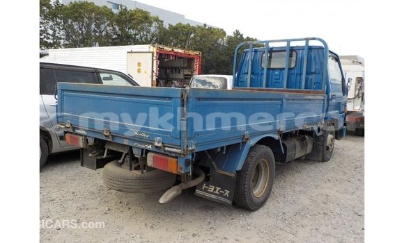 Buy Import Toyota Dyna Blue Truck in Import - Dubai in Kampot Province Buy Import Toyota Dyna Blue Truck in Import - Dubai in Kampot Province