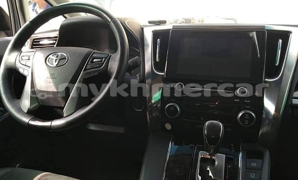 Buy Used Toyota Alphard White Car in Phnom Penh in Phnom Penh Buy Used Toyota Alphard White Car in Phnom Penh in Phnom Penh