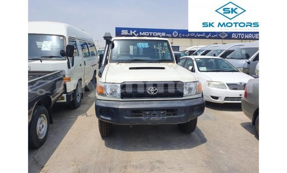 Buy Import Toyota Land Cruiser White Car in Import - Dubai in Kampot Province Buy Import Toyota Land Cruiser White Car in Import - Dubai in Kampot Province