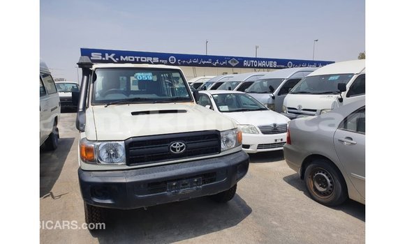Buy Import Toyota Land Cruiser White Car in Import - Dubai in Kampot Province Buy Import Toyota Land Cruiser White Car in Import - Dubai in Kampot Province