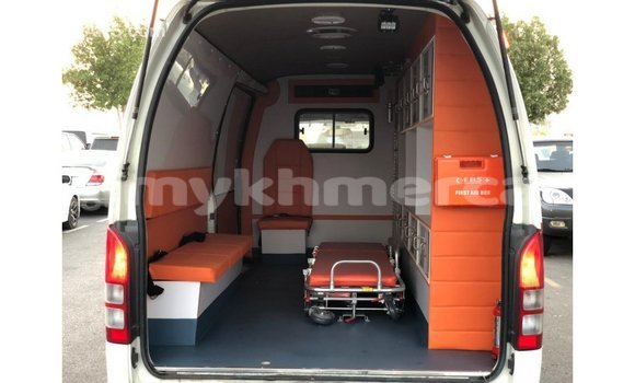 Buy Import Toyota Hiace White Car in Import - Dubai in Kampot Province Buy Import Toyota Hiace White Car in Import - Dubai in Kampot Province
