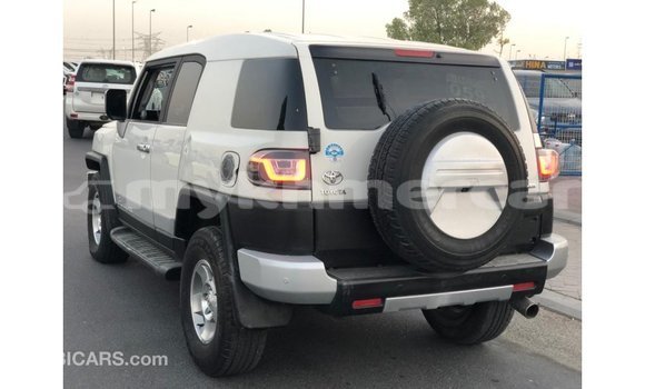 ទិញ នាំចូល Toyota FJ Cruiser White ឡាន} ក្នុង Import - Dubai ក្នុង Kampot Province ទិញ នាំចូល Toyota FJ Cruiser White ឡាន} ក្នុង Import - Dubai ក្នុង Kampot Province