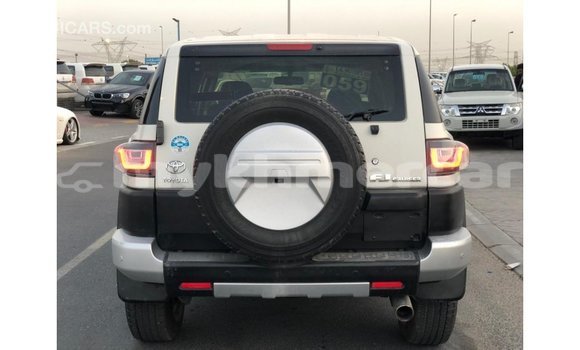 ទិញ នាំចូល Toyota FJ Cruiser White ឡាន} ក្នុង Import - Dubai ក្នុង Kampot Province ទិញ នាំចូល Toyota FJ Cruiser White ឡាន} ក្នុង Import - Dubai ក្នុង Kampot Province