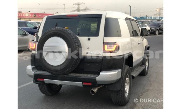 ទិញ នាំចូល Toyota FJ Cruiser White ឡាន} ក្នុង Import - Dubai ក្នុង Kampot Province ទិញ នាំចូល Toyota FJ Cruiser White ឡាន} ក្នុង Import - Dubai ក្នុង Kampot Province
