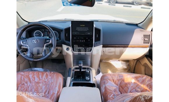 Acheter Import Voiture Toyota Land Cruiser Blanc à Import - Dubai, Kampot Province Acheter Import Voiture Toyota Land Cruiser Blanc à Import - Dubai, Kampot Province