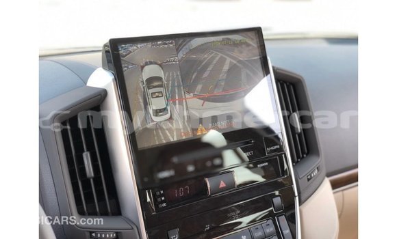 Acheter Import Voiture Toyota Land Cruiser Blanc à Import - Dubai, Kampot Province Acheter Import Voiture Toyota Land Cruiser Blanc à Import - Dubai, Kampot Province