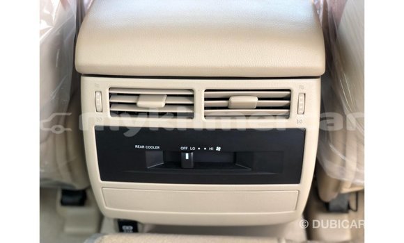 Acheter Import Voiture Toyota Land Cruiser Blanc à Import - Dubai, Kampot Province Acheter Import Voiture Toyota Land Cruiser Blanc à Import - Dubai, Kampot Province